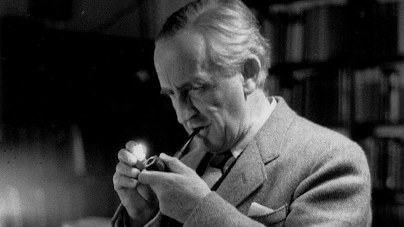 J.R.R. Tolkien smoking pipe